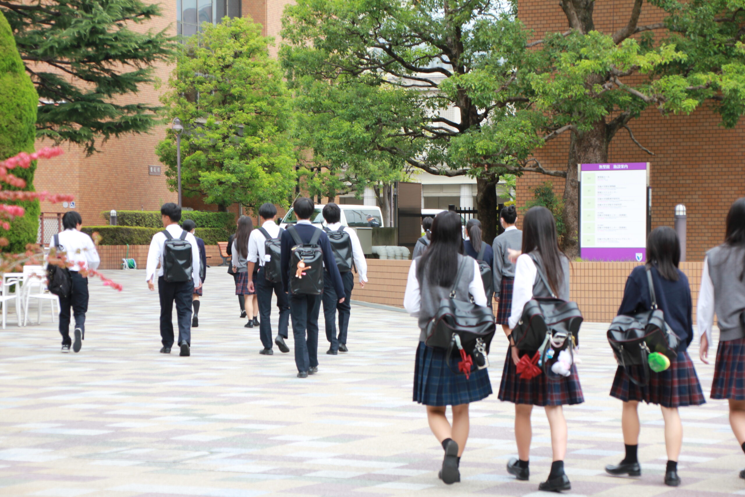 京都明徳高等学校の生徒の皆さんが来てくださいました